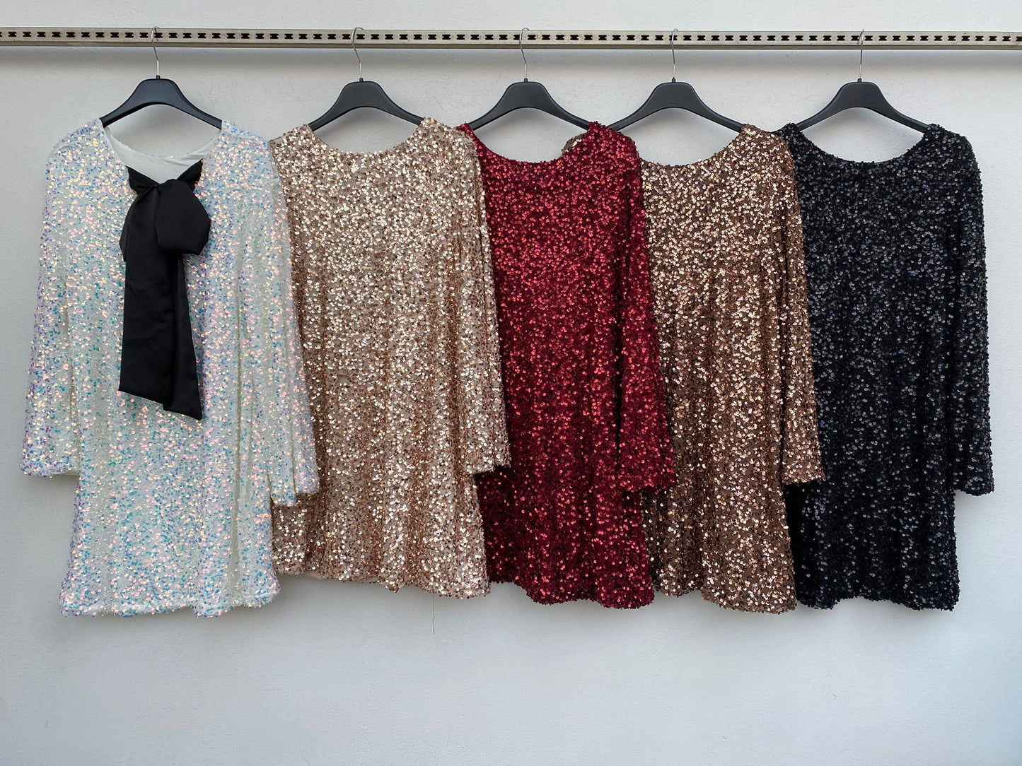 Abito elegante in tessuto leggero